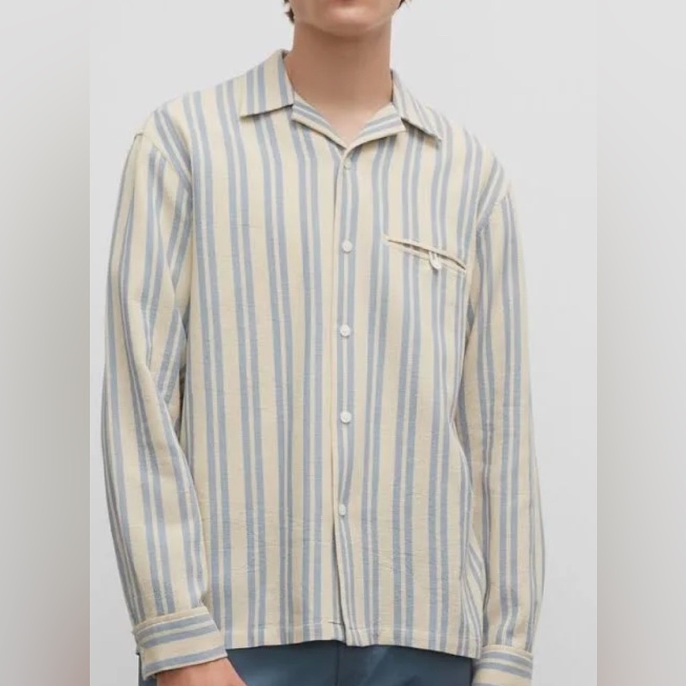 CLUB MONACO Blue and Tan Casual Waffle Button Down Shirt